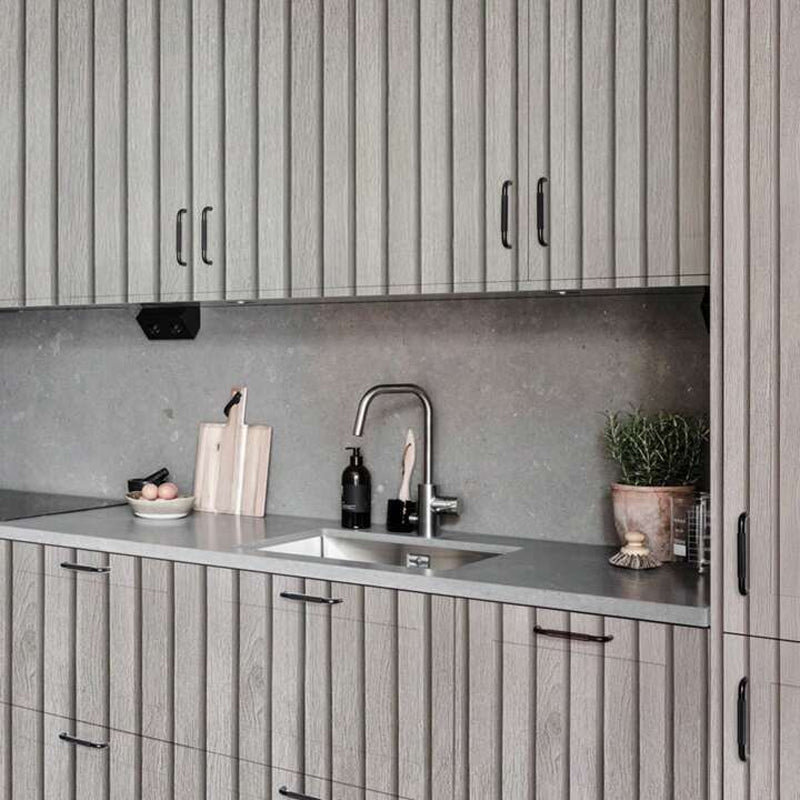 Papier peint auto-adhésif à grain de bois simulé