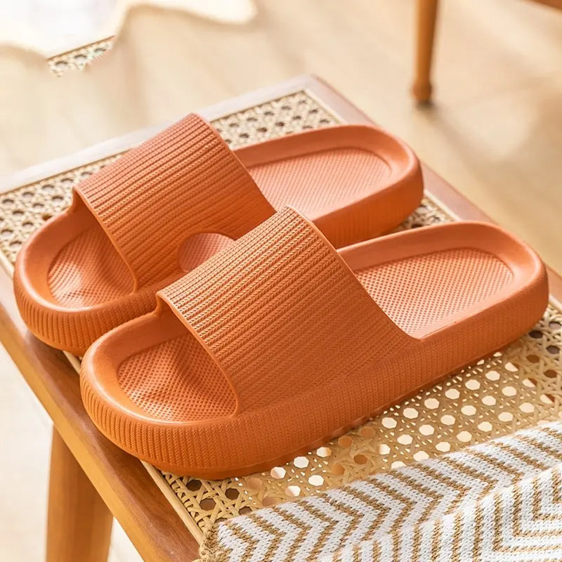 Pantoufles Ă  fond souple en EVA