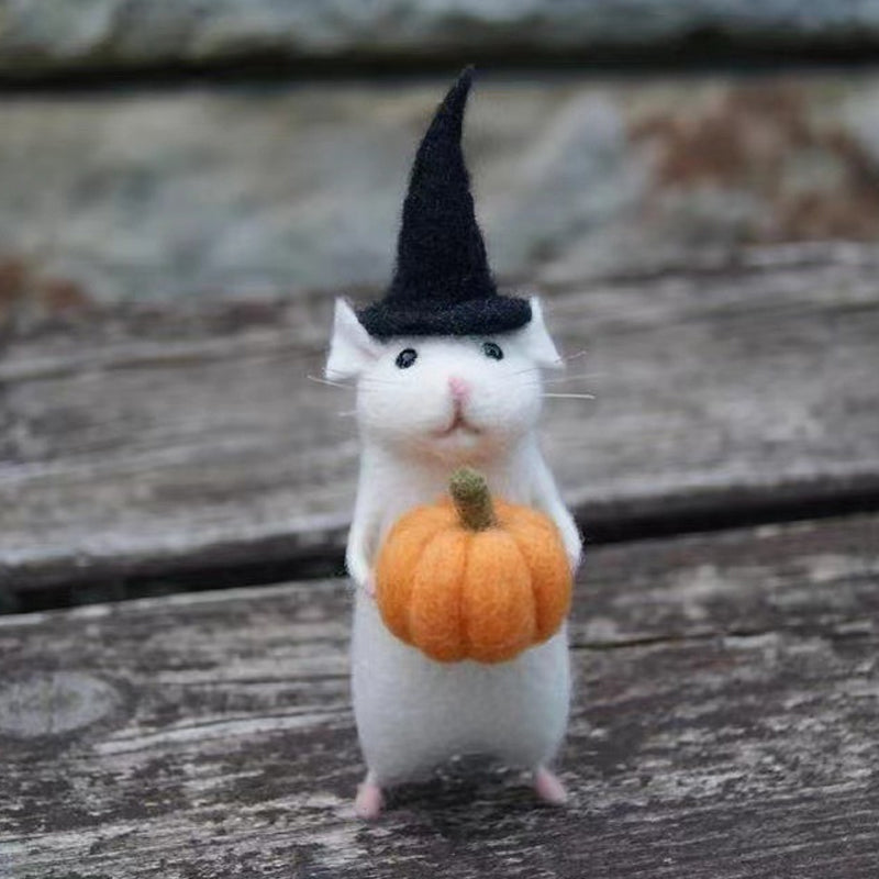 Ornement souris en feutre