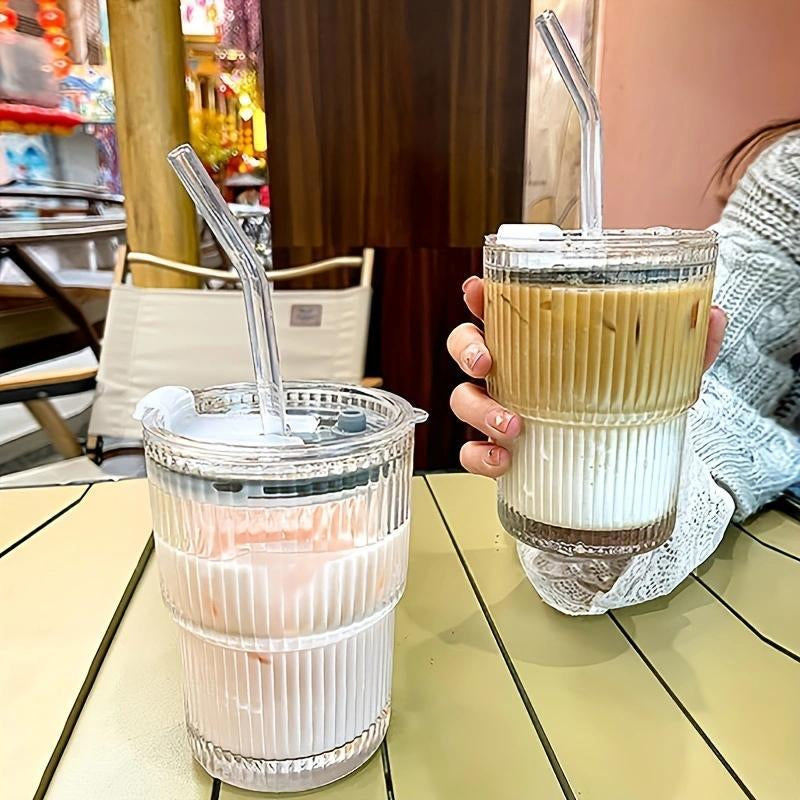 Gobelet en verre avec paille et couvercle