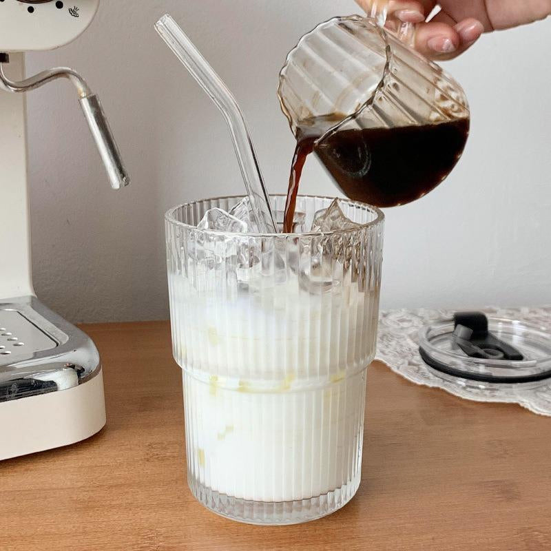 Gobelet en verre avec paille et couvercle