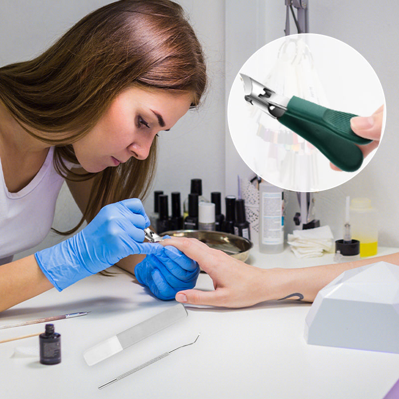 Drie sets afgeschuinde nagelknippers met adelaarsbek
