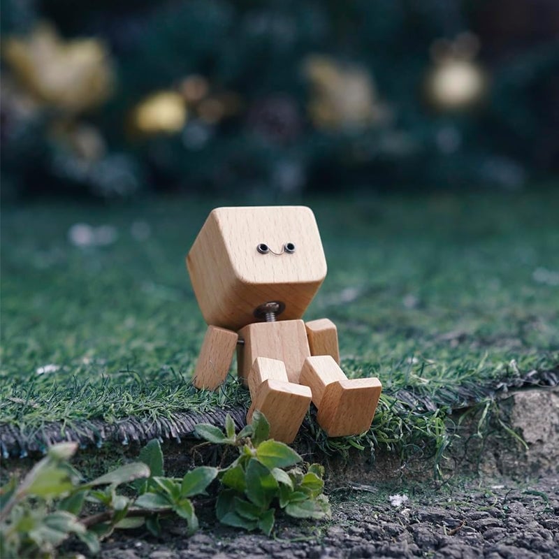 Figurine en bois vibrante