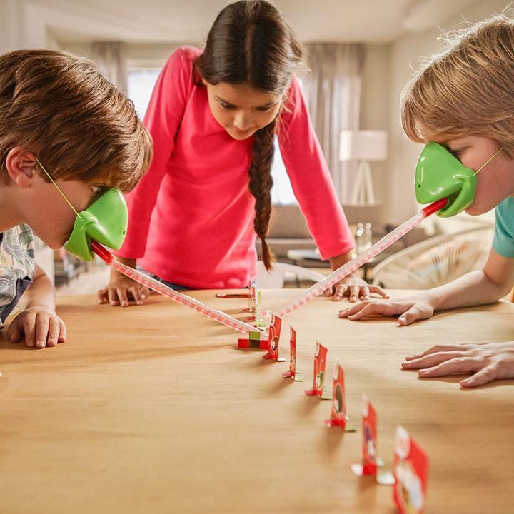 Kameleon steekt tong uit