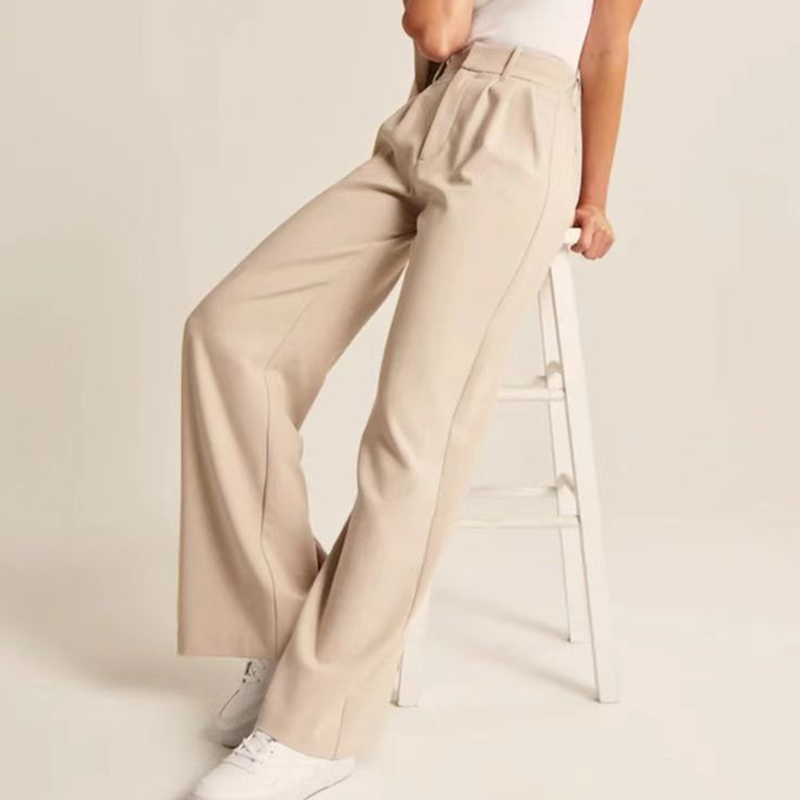 Pantalon confortable et ajusté à jambes larges