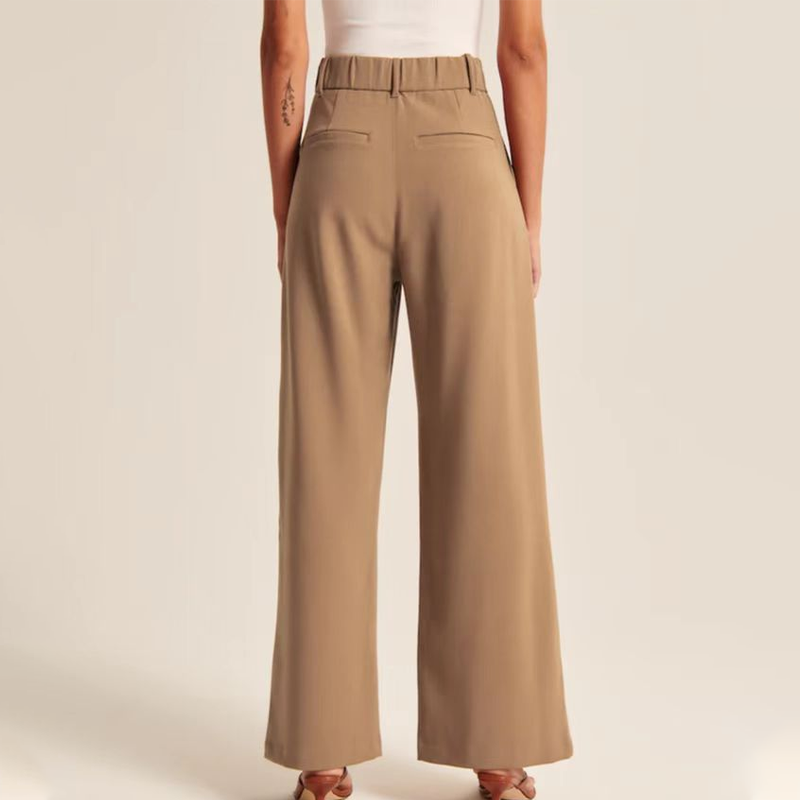 Pantalon confortable et ajusté à jambes larges