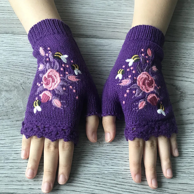 Gants brodés à la main