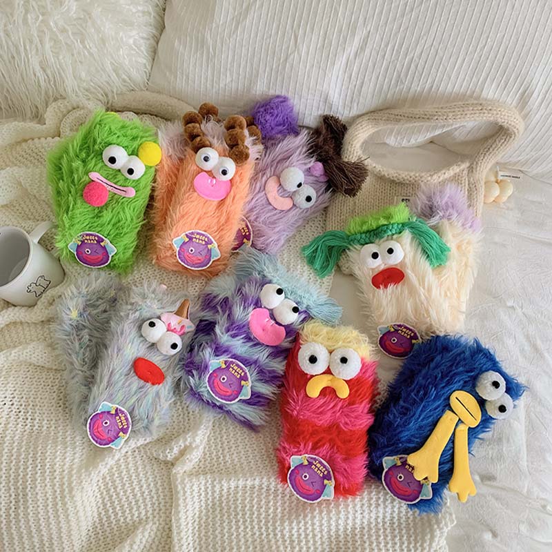 Chaussettes chaudes et moelleuses avec monstre de dessin animé