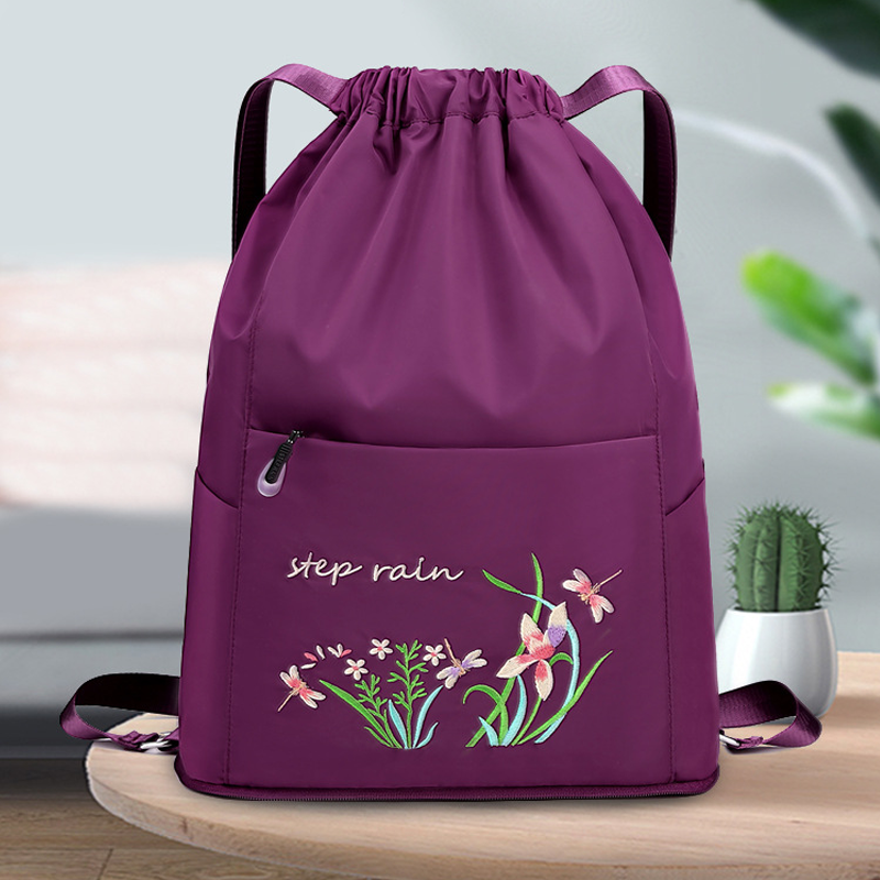 Sac à dos brodé avec cordon de serrage