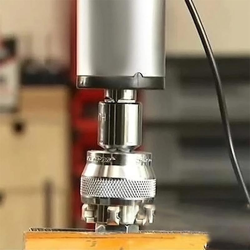 Clé à Douille Universelle Ajustable pour Écrou