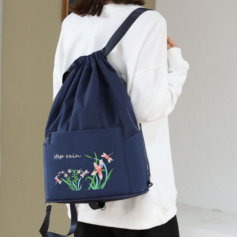 Sac à dos brodé avec cordon de serrage