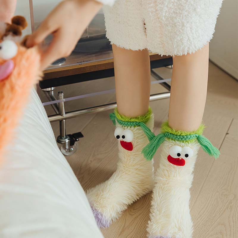 Chaussettes chaudes et moelleuses avec monstre de dessin animé