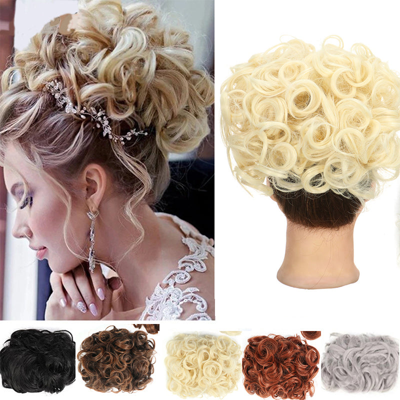 Extension courte de chignon de cheveux bouclés désordonnés