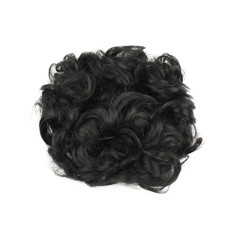 Extension courte de chignon de cheveux bouclés désordonnés