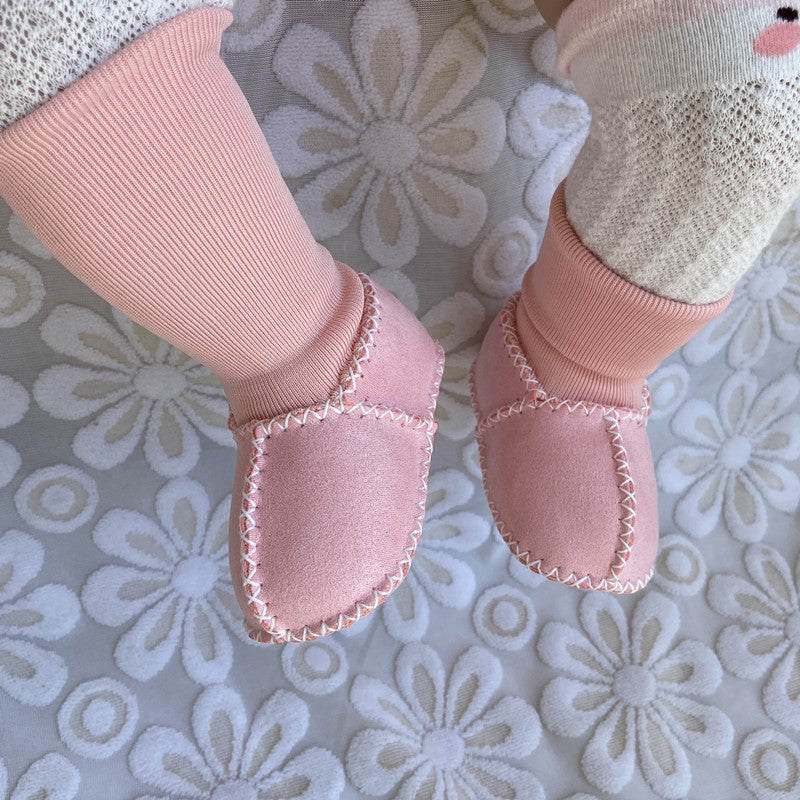 Chaussons doux pour bébé en peluche
